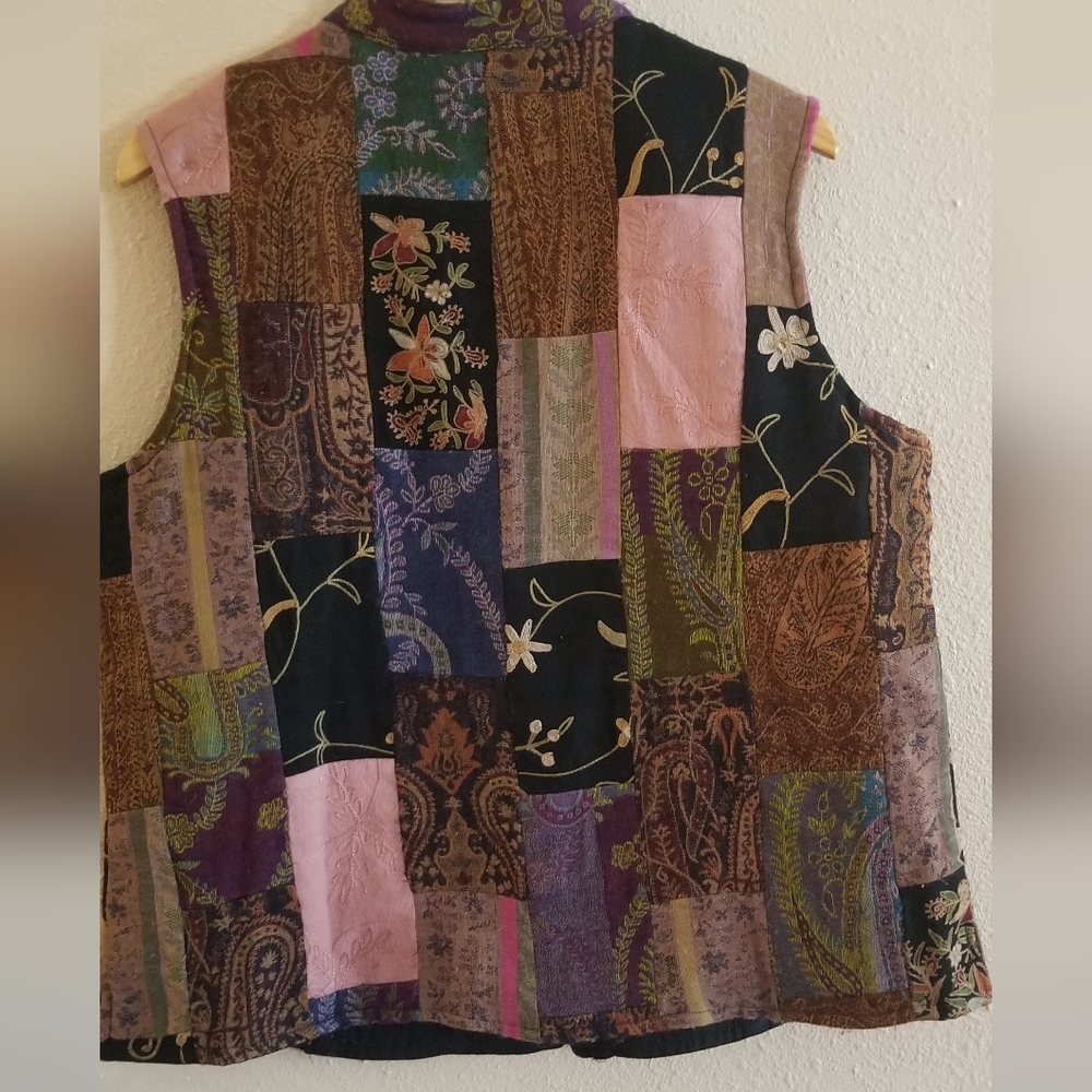 Coldwater Creek Womens Embroidered Patchwork Vest Size L - Picture 2 of 5